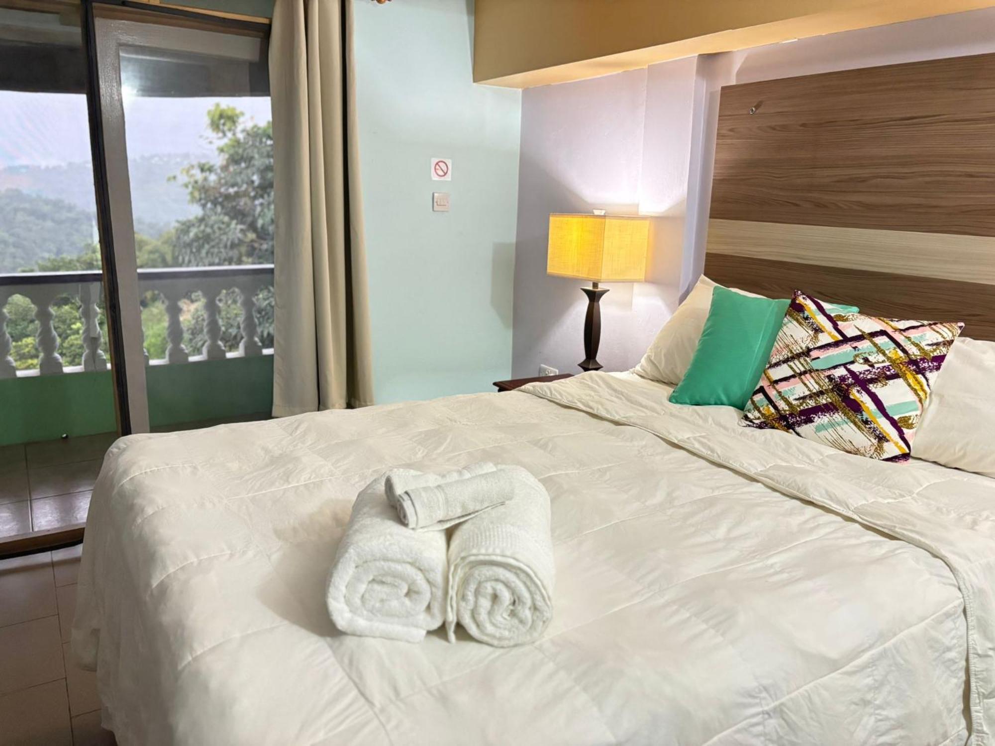 Matthew'S Miracle View Bed & Breakfast Розо Екстериор снимка