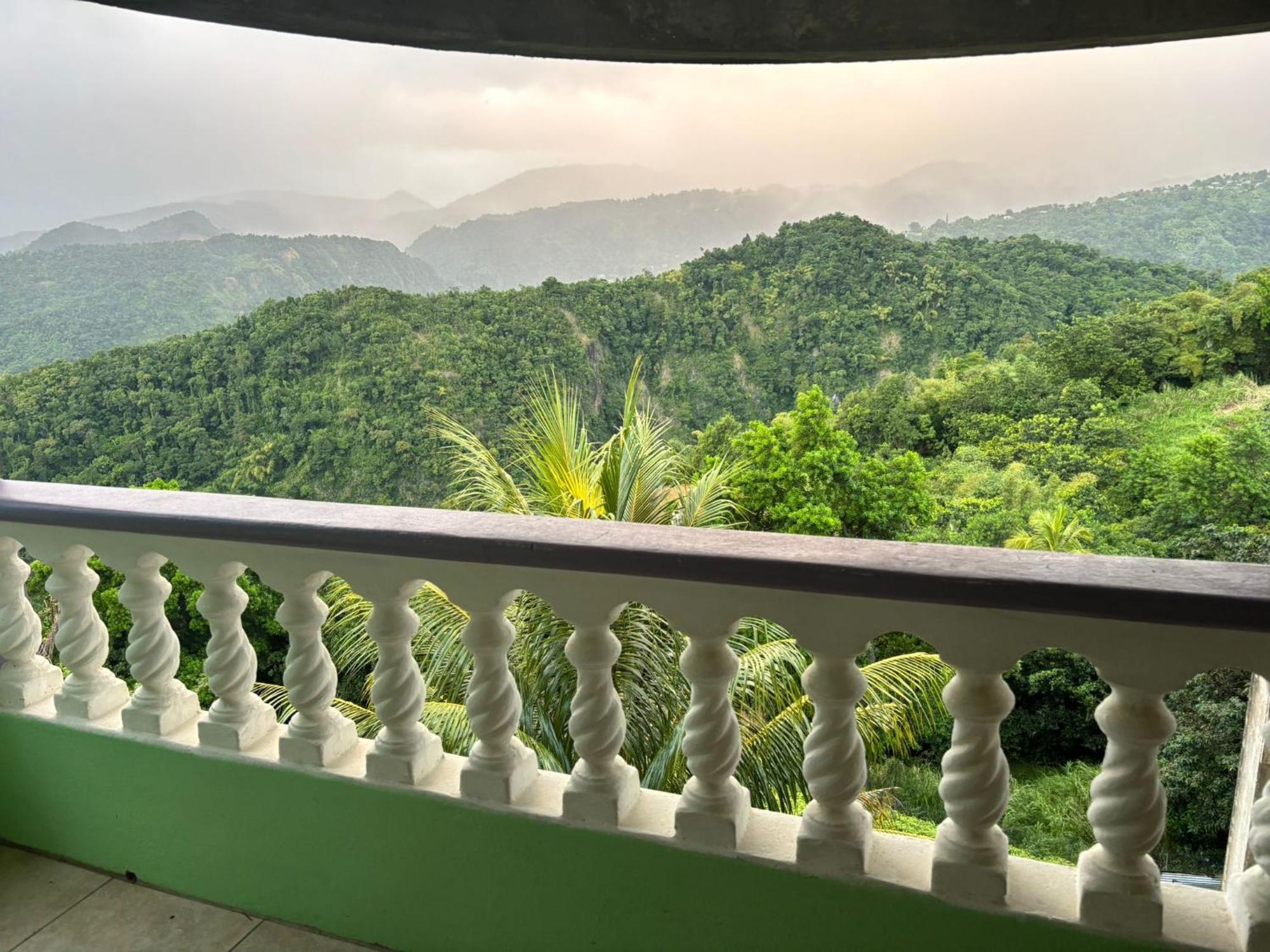 Matthew'S Miracle View Bed & Breakfast Розо Екстериор снимка