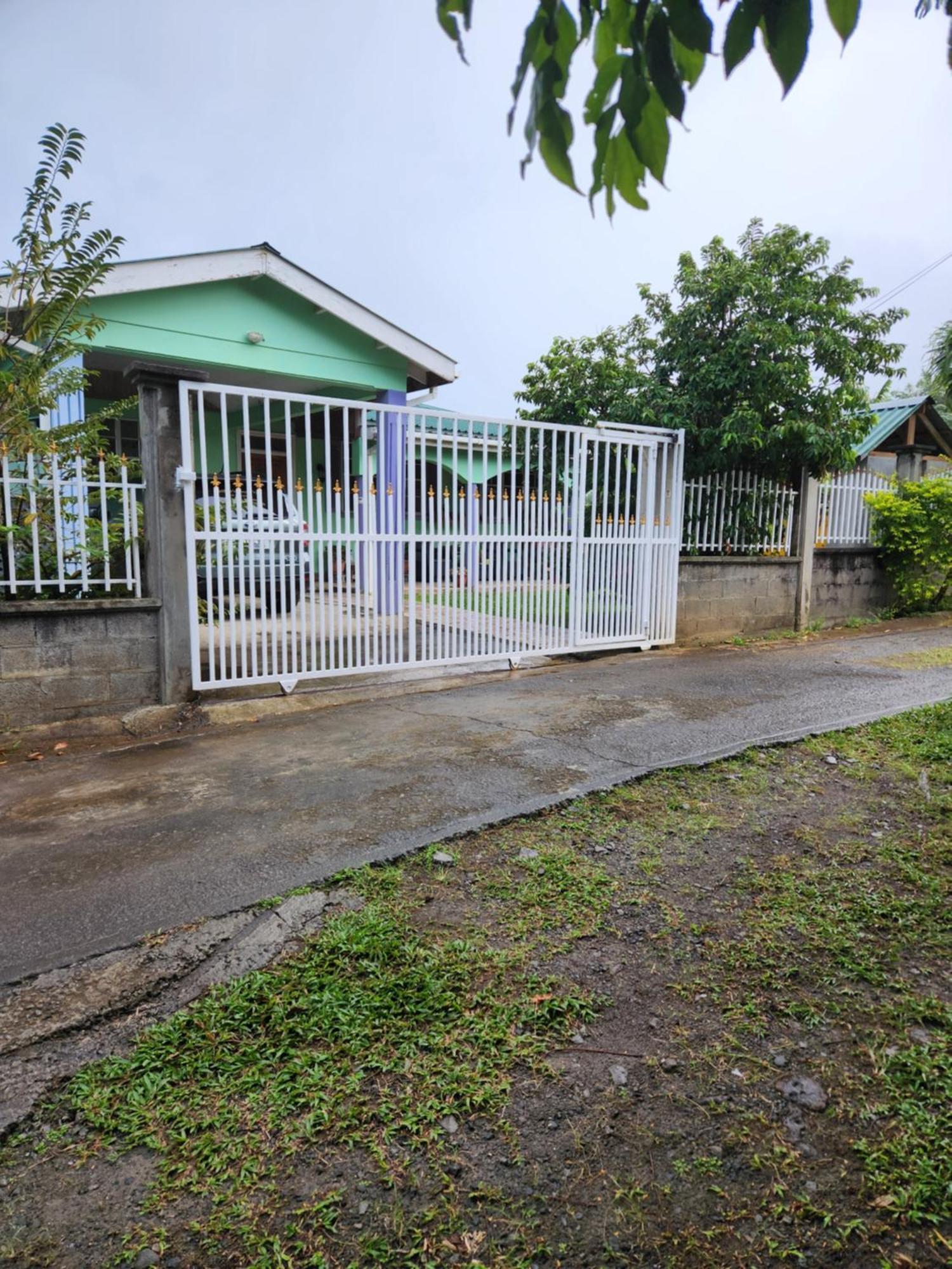 Matthew'S Miracle View Bed & Breakfast Розо Екстериор снимка