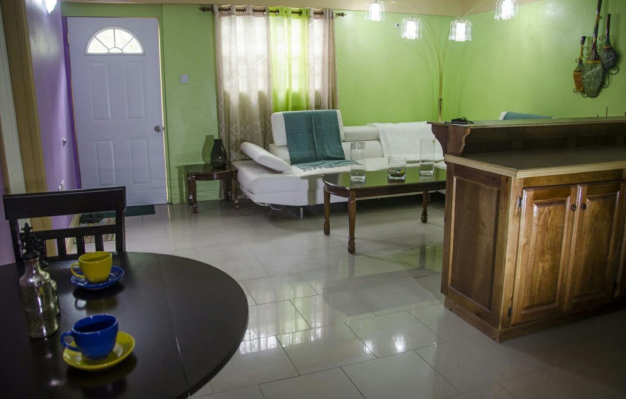 Matthew'S Miracle View Bed & Breakfast Розо Екстериор снимка